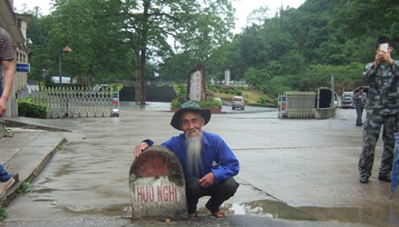 Cụ ông 76 tuổi hoàn thành hành trình xuyên Việt